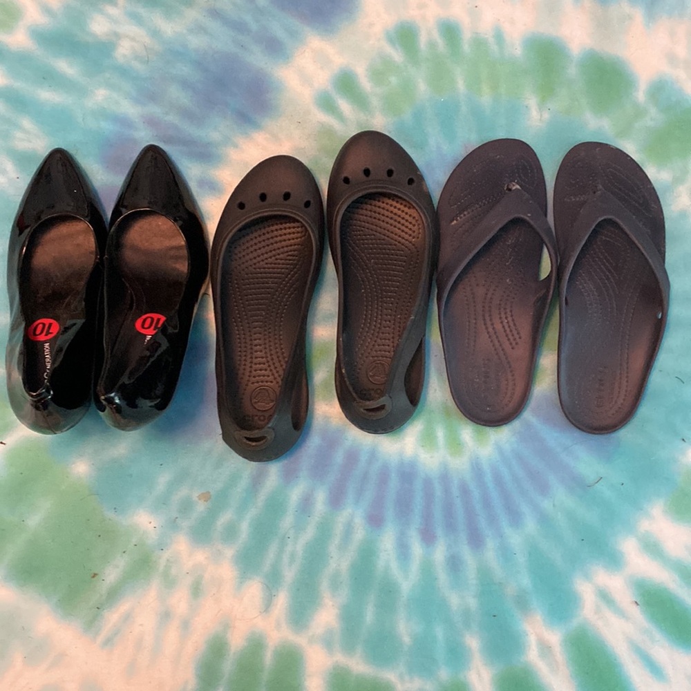 Bcbgeneration black wedges new, 2 pairs crocs bundle #58